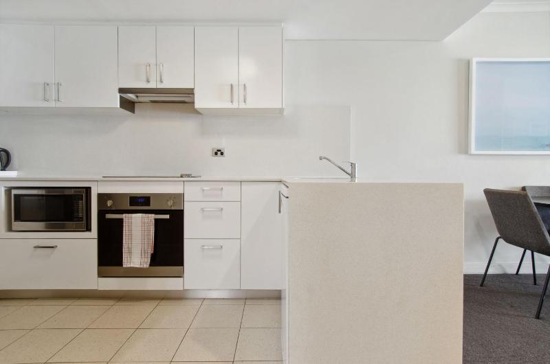 Manly Cove Retreat Harbour Views & Huge Terrace - image 16