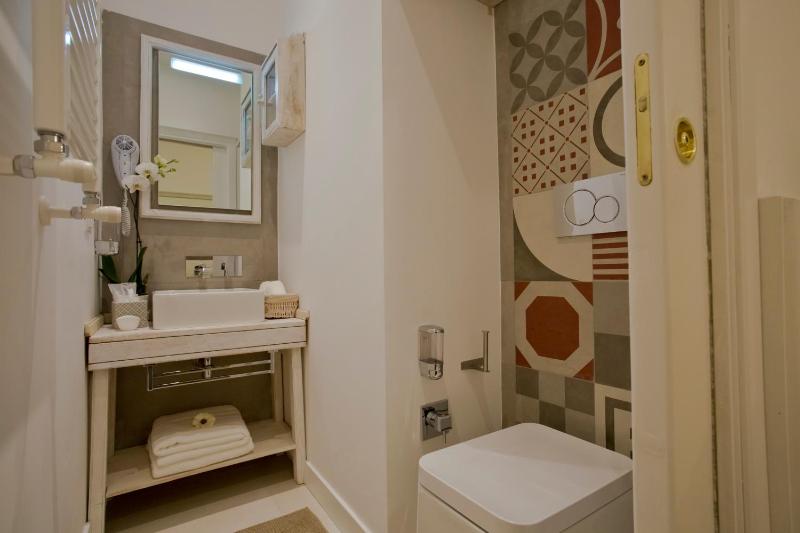 Economy Double Room image 2