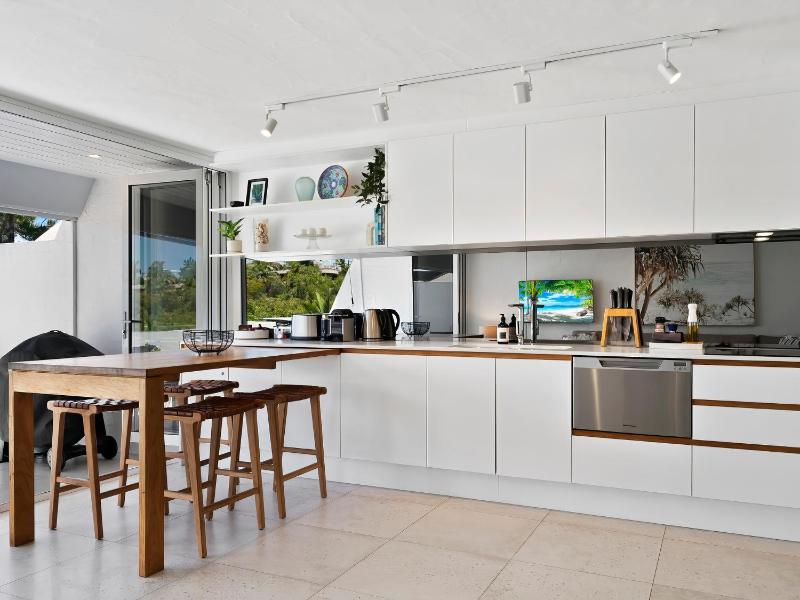 Noosa Views 4 Relaxed Coastal Escape - image 13