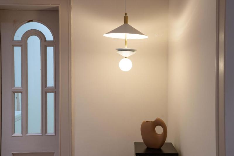 Molly House-Right on Nanjing East Road the Bund 2-Bedrooms with Elevator Apart ment Near the subway - image 13