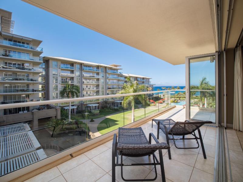 Wrap Around Lanai Oceanview Luxury Suite Hokulani 441 - image 26