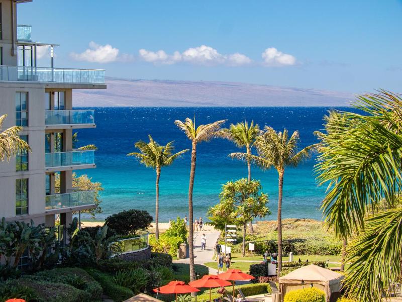 Wrap Around Lanai Oceanview Luxury Suite Hokulani 441 - image 22