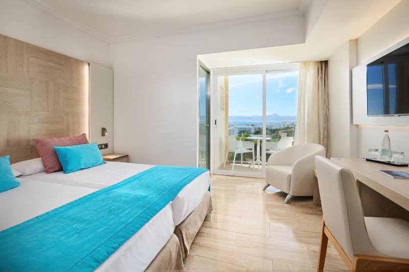 Double Room with Partial Sea View (2 Adults) image 1
