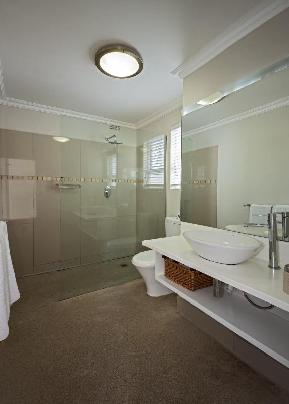Barry Hall Apartments - image 15