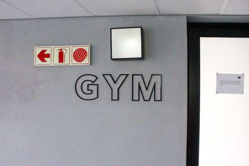 La Belle Luxury Suites - Executive Apartments Windhoek CBD - Building Pool & Gym Access - image 13