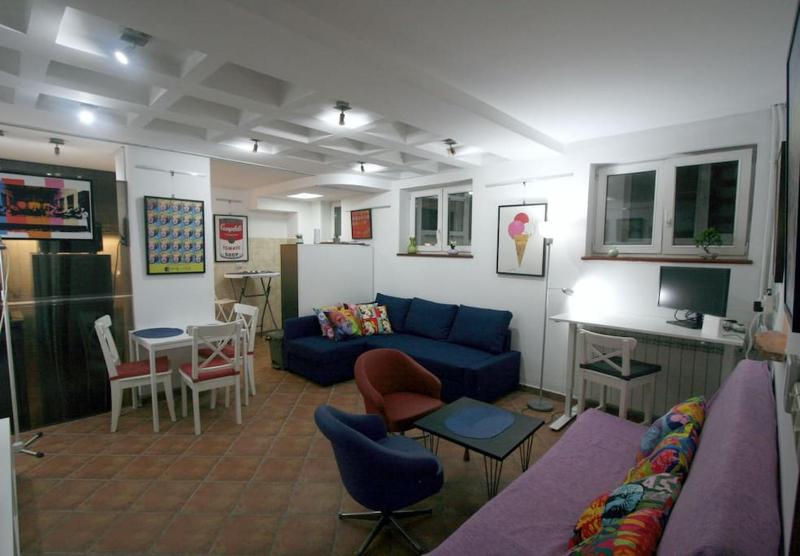 Warhol Apartment quiet with Retro Pop Art Flair in Zvezdara Beograd with workplaces and multiple beds - image 2