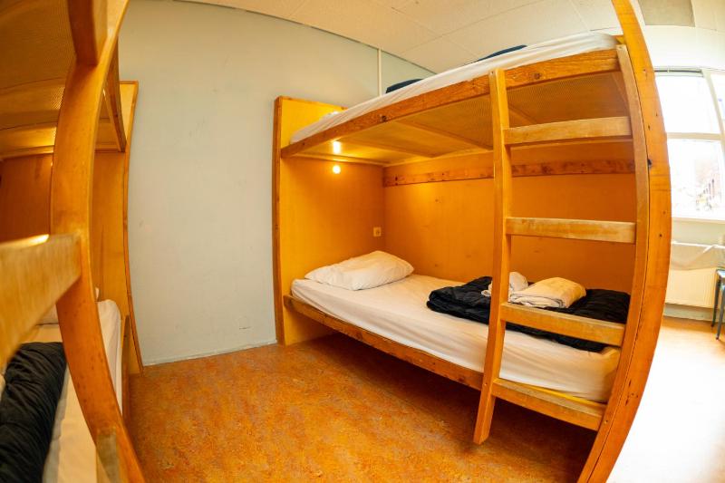 Single Bed in Mixed Dormitory image 1