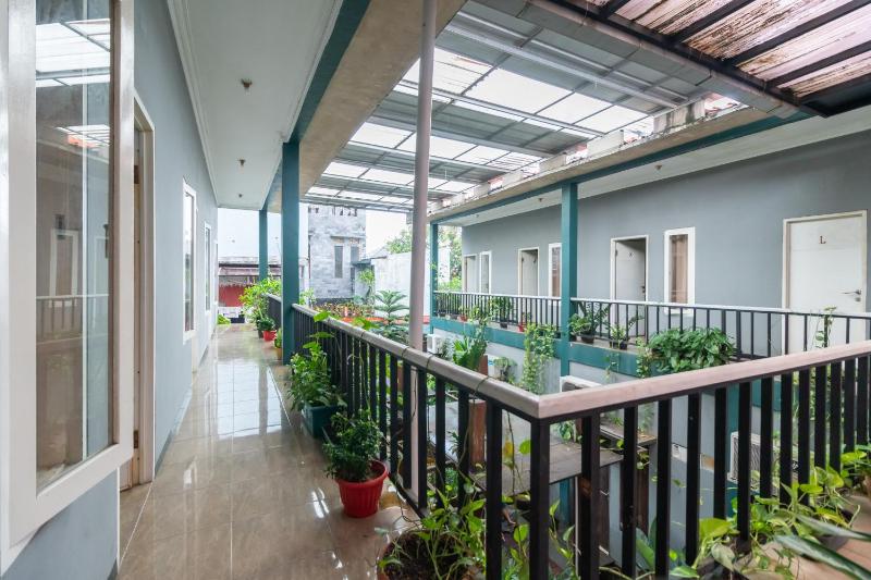 Safaraz Garden near Galaxy Bekasi Mitra RedDoorz - image 5