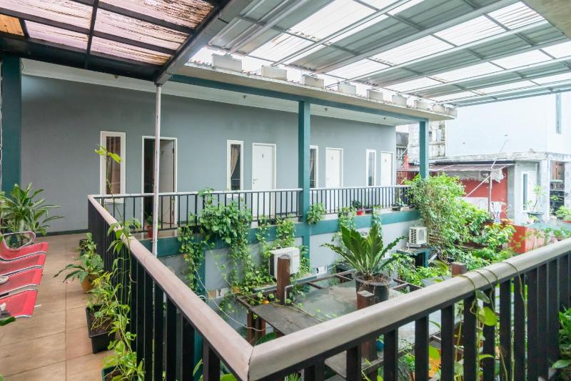 Safaraz Garden near Galaxy Bekasi Mitra RedDoorz - image 15