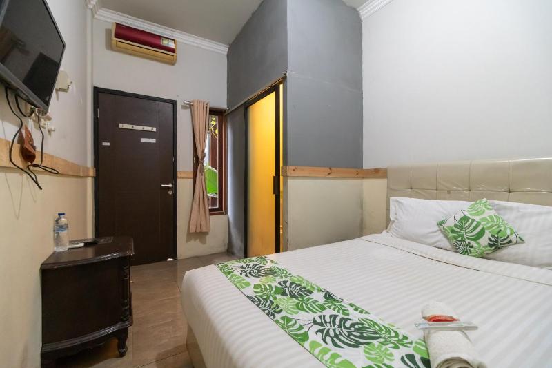 Safaraz Garden near Galaxy Bekasi Mitra RedDoorz - image 20