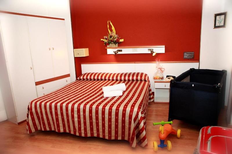 Triple Room image 2