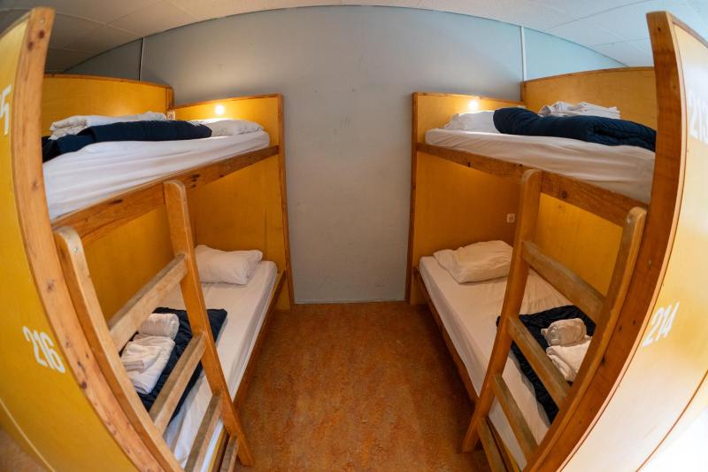 Single Bed in Mixed Dormitory image 3