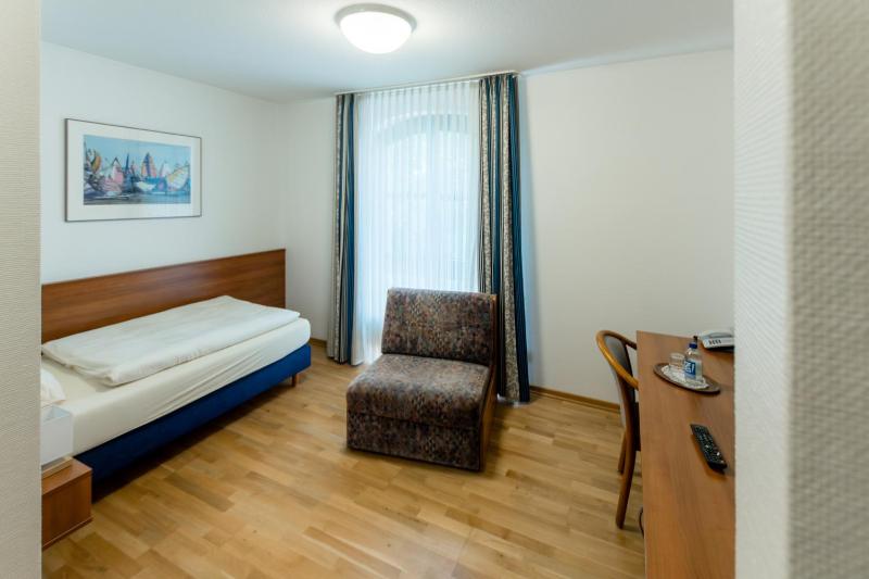 Single Room image 1
