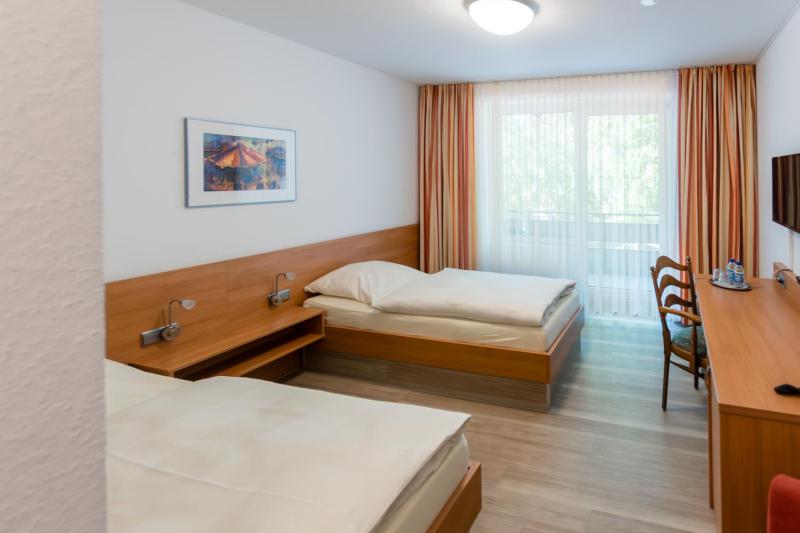 Twin Room image 1