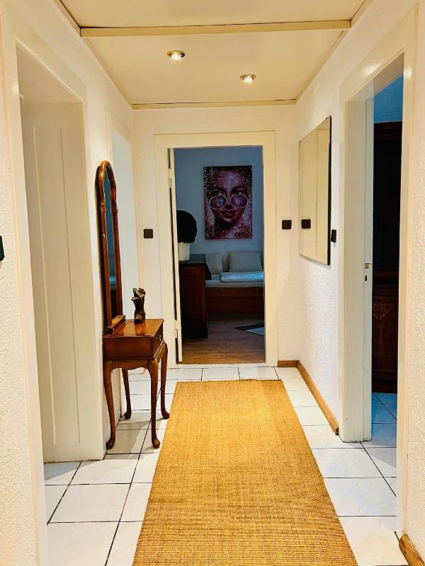 Basic Triple Room with Shared Bathroom image 4