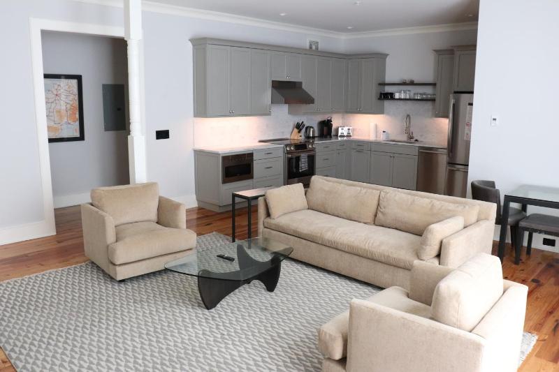 Deluxe Suite image 3