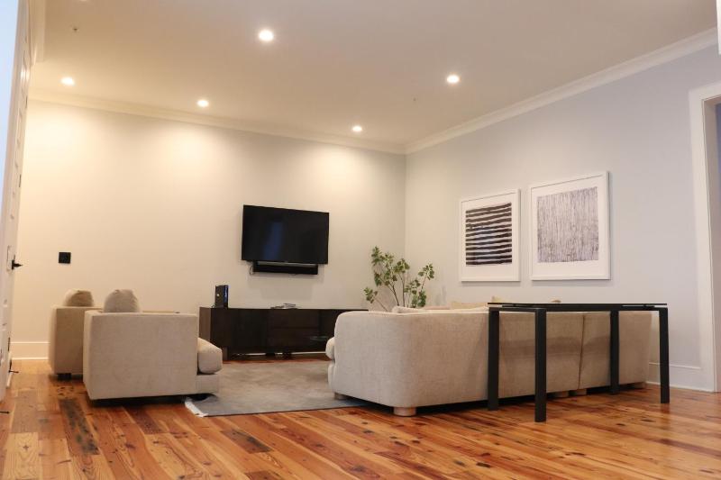 Deluxe Suite image 4