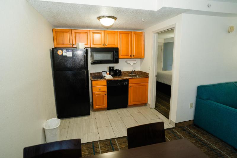King Suite - Non-Smoking image 2