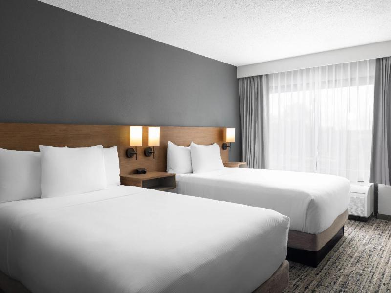 Hyatt Place Atlanta/Cobb Galleria - image 2