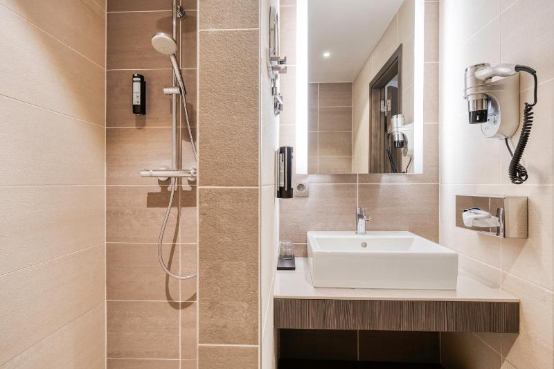 Superior Double Room image 3