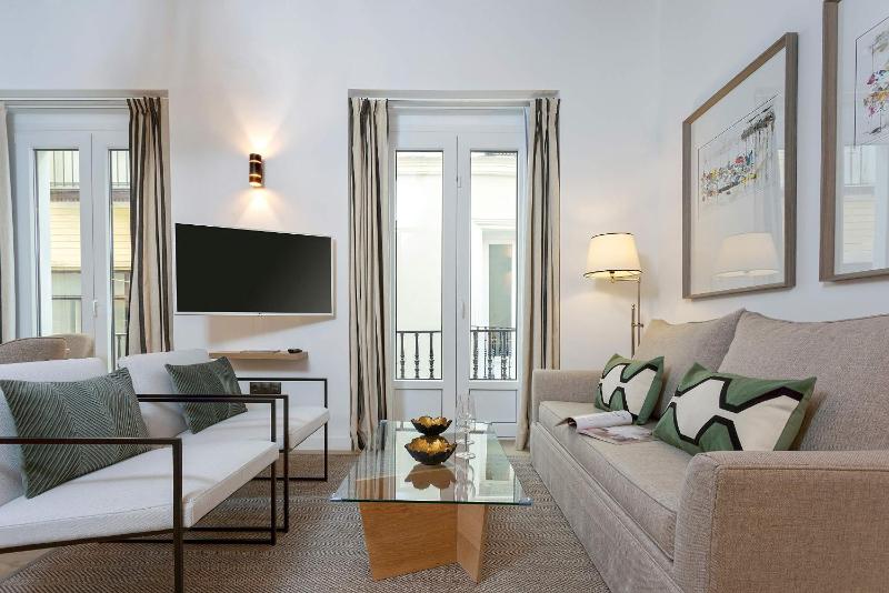 Genteel Home Teodosio - image 15