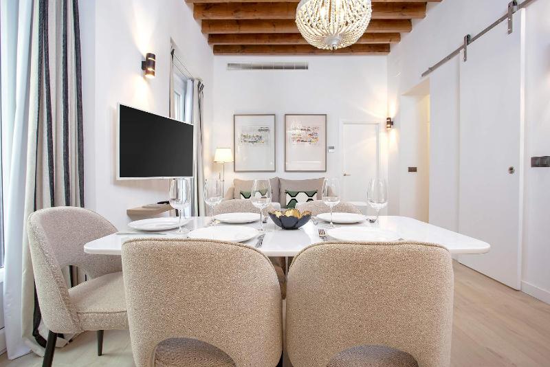 Genteel Home Teodosio - image 11
