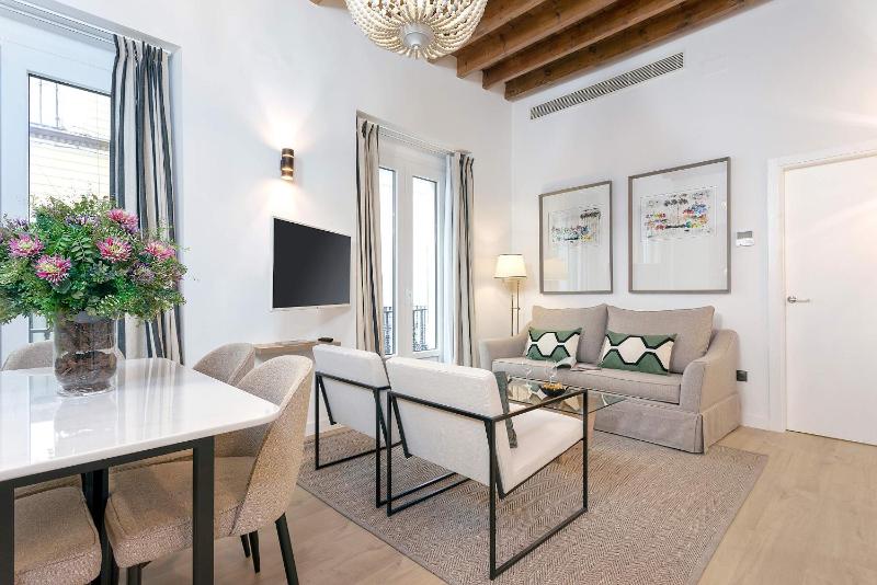Genteel Home Teodosio - image 14