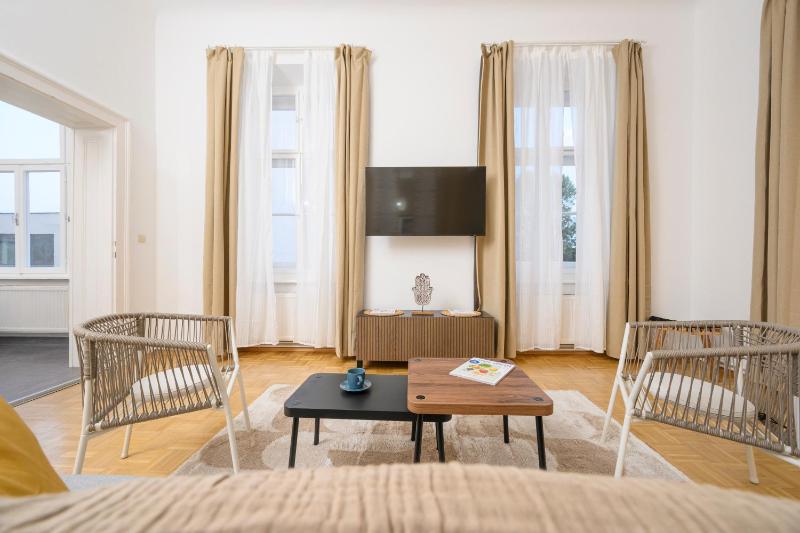 Spacious apartment in Graz for 6 people - image 2