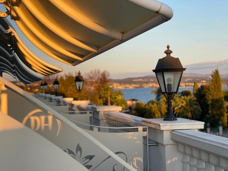 Superior Double Room with Lake View and Spa Access image 2