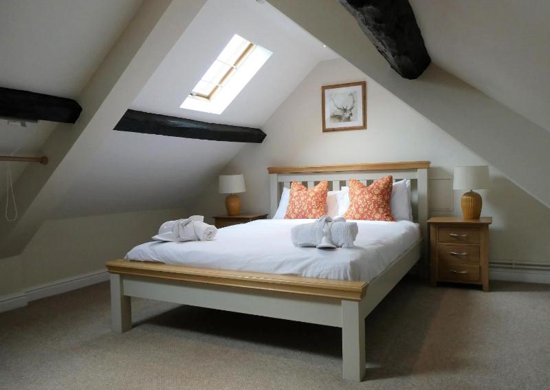 One-Bedroom Cottage image 1