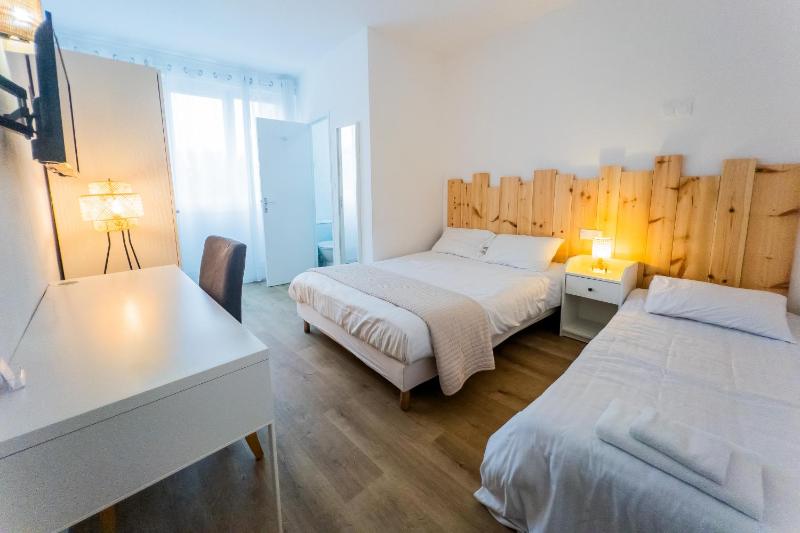 Triple Room image 3