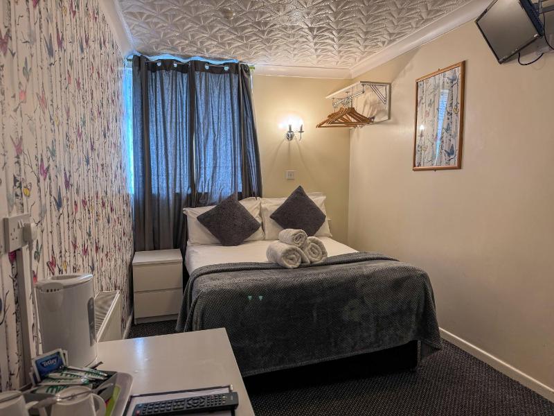 Double Room image 1