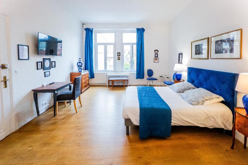 Standard Suite image 2
