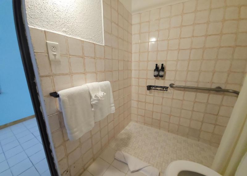 Deluxe Double Room with Balcony and Sea View image 4