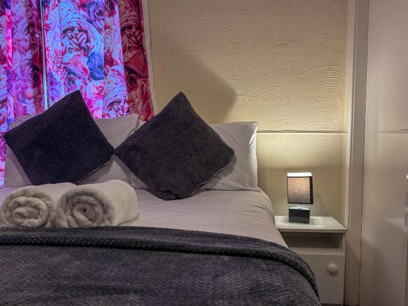 Double Room image 4