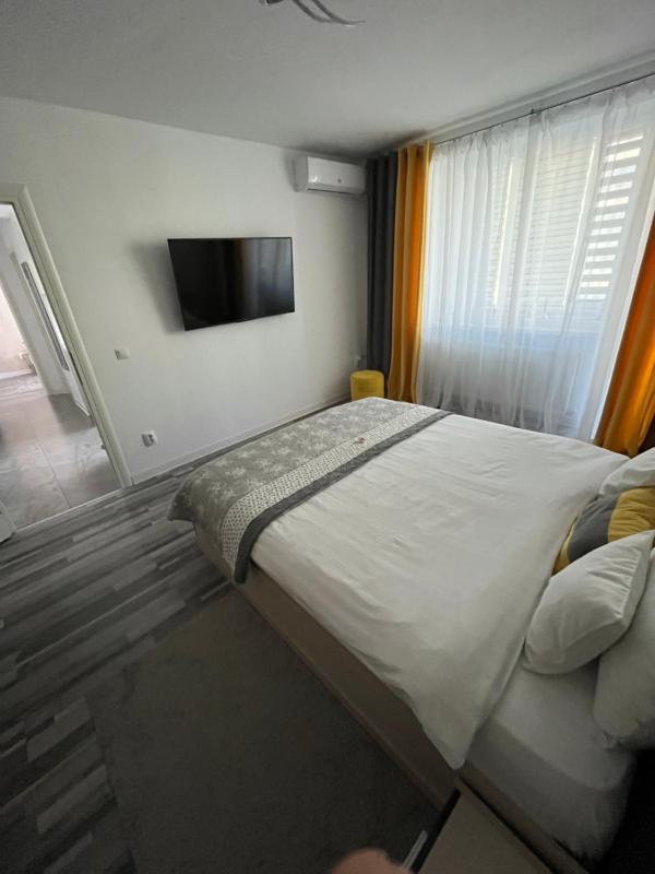 Luxury Apartment - image 25