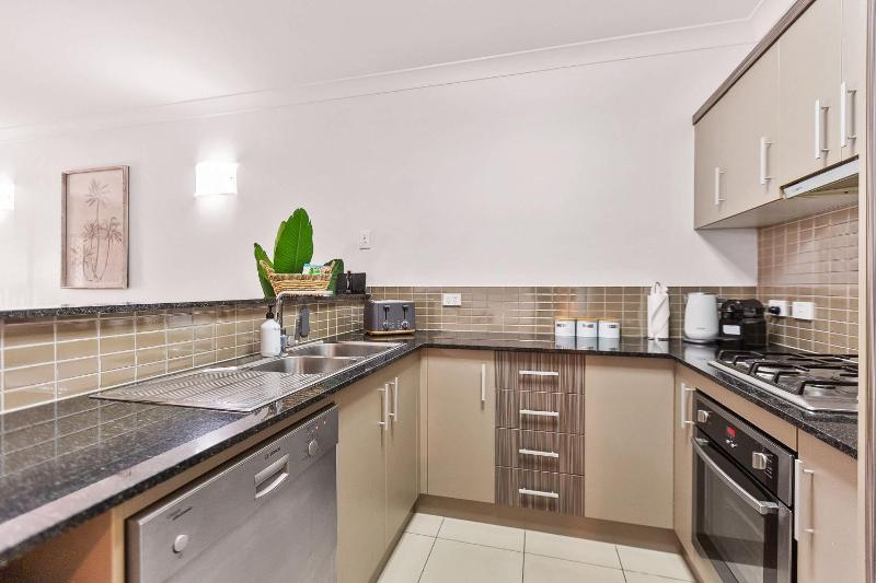Lux Resort Cairns I 9 Pools I BBQ I On-site Shop - image 12