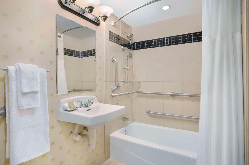 King Room image 4