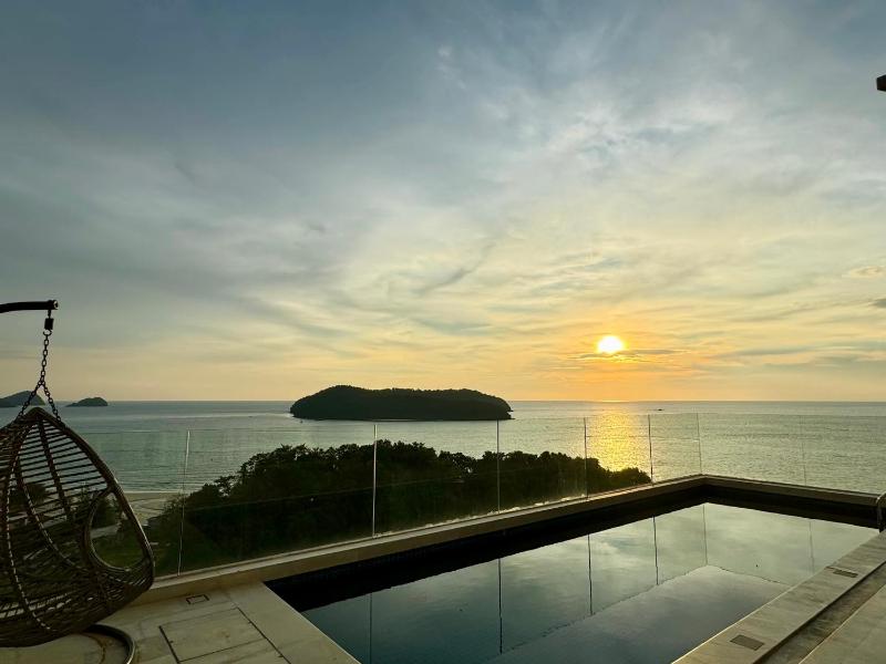 Lavanya Penthouse Private SKY Pool & 200° Sea View - image 11