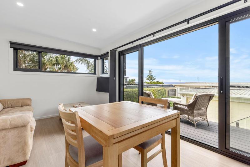 Azure Studio - Ocean Glimpses - 3 Mins Walk to Beach - image 27