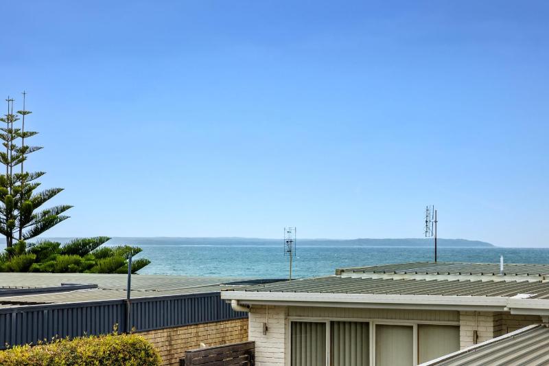 Azure Studio - Ocean Glimpses - 3 Mins Walk to Beach - image 16