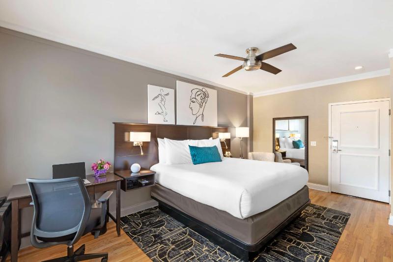 King Room with Street View - Non-Smoking image 3