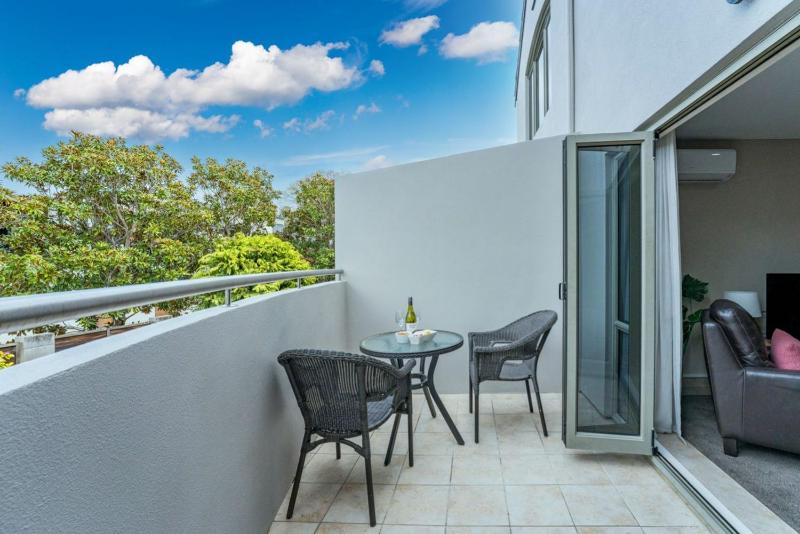 Heart of Taupo - Apartment - By Town & Lake - image 2