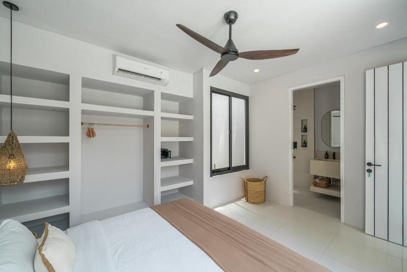 Villa Araw - Outstanding 2BR Villa - Prime Location in Canggu - image 45