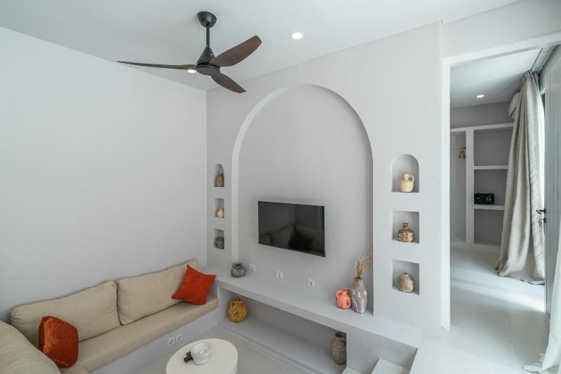 Villa Araw - Outstanding 2BR Villa - Prime Location in Canggu - image 35