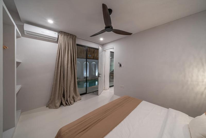 Villa Araw - Outstanding 2BR Villa - Prime Location in Canggu - image 9