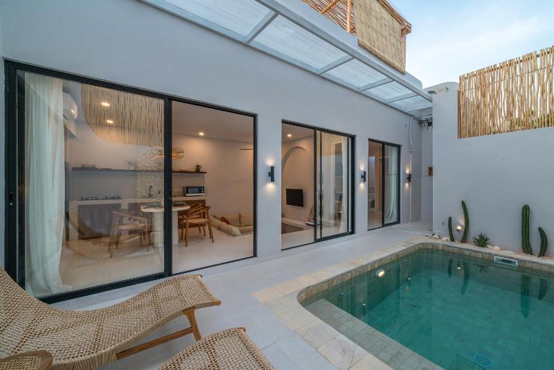 Villa Araw - Outstanding 2BR Villa - Prime Location in Canggu - image 42