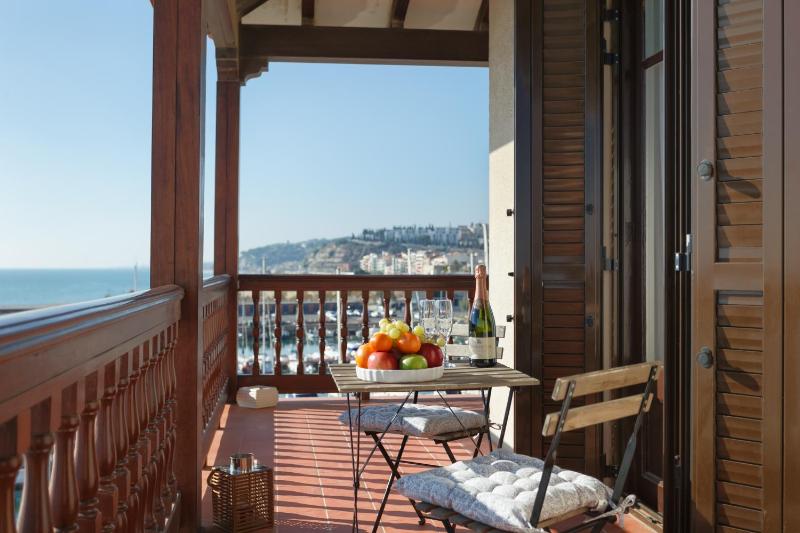 Apartment with Sea View image 1