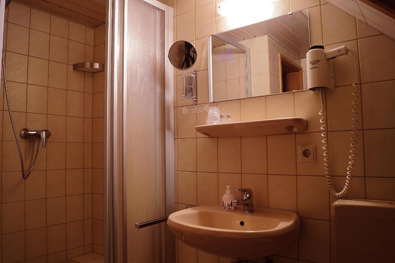 Double Room image 3