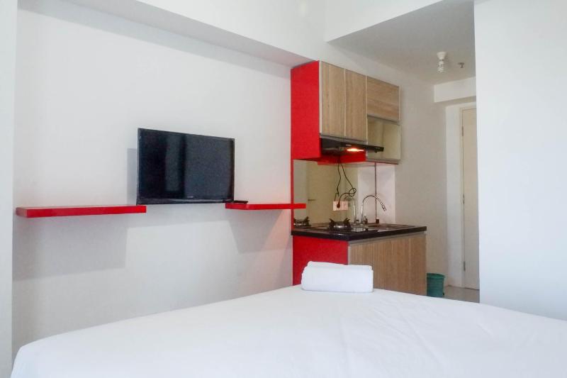 Chic and Cozy Studio Apartment at Tanglin Supermall Mansion By Travelio - image 3